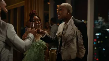 Alexander McQueen Graphic-Print Cotton Blazer porté par Tye (Jerrie Johnson) vu à Harlem (S02E05)