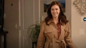 Wilfred Camel Chaqueta de camisa marrón usada por Gabby Windey como se ve en The Bachelor (S26E08)