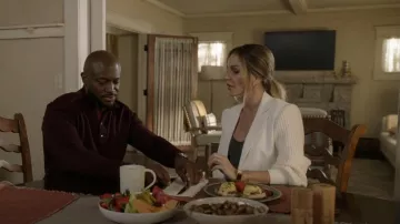 Cinq à Sept Melina Rib Knit Blazer de manga usada por Laura Fine-Baker (Monet Mazur) como se ve en All American (S04E16)