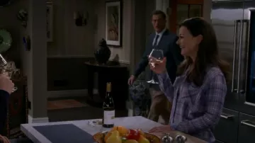 Camisa Rails Hunter en Coast Peony usada por Christina (Maribeth Monroe) como se ve en Bob Hearts Abishola (S04E12)