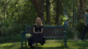 Alaia Belted Midi Japanese Poplin Vestido usado por Tory (Amy Acker) como se ve en The Watchful Eye (S01E05)