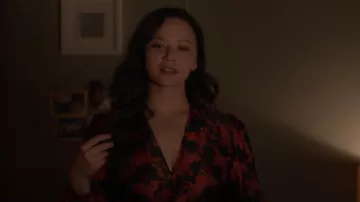 Anthropologie Caballero Wrap Vestido usado por Lucy Chen (Melissa O'Neil) como se ve en The Rookie (S05E10)