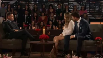 Alaïa Gold Ball Sandalias Tacones usados por Susie Evans como se ve en The Bachelor (S26E12)