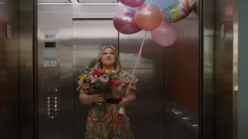 Farm Rio Macaw Leaves Flutter-Sleeve Tiered Maxi Dress porté par Kelly Clarkson comme on le voit dans The Rookie (S05E12)