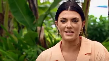 For Love & Lemons Millie Romper usada por Gabi Elnicki como se ve en The Bachelor (S27E04)