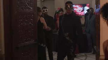 Alexander McQueen Floral Sash Jacquard Pantalones usados por Damon Sims (Peyton Alex Smith) como se ve en All American: Homecoming (S02E12)