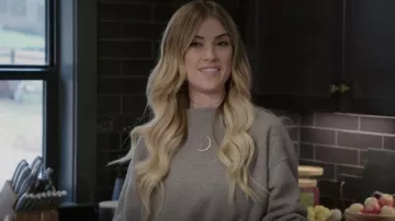 Suéter relajado recortado Alaïa usado por Christina El Moussa como se ve en Christina en el país (S01E06)