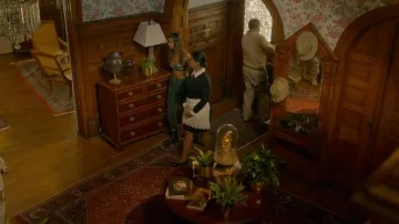 Botas Dr Martens Shriver usadas por Kiara Carrera (Madison Bailey) vistas en Outer Banks (S03E01)