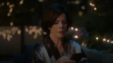 Collar de cadena Demi-Fine Paperclip Madewell Delicate Collection usado por Margaret (Marcia Gay Harden) como se ve en So Help Me Todd (S01E12)