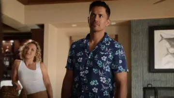 Jachs NY Mens Floral Button Down Hawaiian Print Casual Shirt usada por Thomas Magnum (Jay Hernandez) como se ve en Magnum P.I. (S05E02)