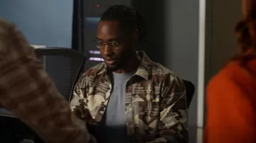 Chemise Volcom Liberate Flannel portée par Chester P. Runk (Brandon McKnight) comme on le voit dans The Flash (S09E01)