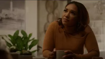 L’Agence Nicky Sweater en Ginger Tan porté par Iris West-Allen (Candice Patton) vu dans The Flash (S09E02)