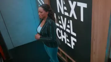Blazer à rayures à manches synthétiques Smythe Pouf porté par Nyesha Arrington vu dans Next Level Chef (S01E06)