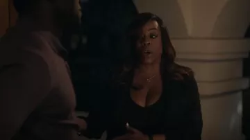Elsa Peretti® Open Heart Pen­dant worn by Simone Clark (Niecy Nash) as seen in The Rookie: Feds (S01E11)