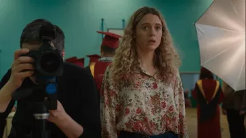 Mango Floral Print Shirt worn by Carrie (Sofia Oxenham) as seen in Extraordinary TV series outfits (Season 1 Episode 5)