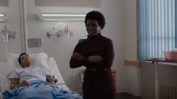French Connection Simona Ribbed Knit Bodycon Vestido usado por Simone Bentley (LaChanze) visto en East New York (S01E10)
