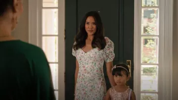 Guess Print­ed Lace Puff-Sleeve Mi­ni Dress worn by Jenny Matthews (Jessalyn Wanlim) as seen in Workin' Moms(S07E04)