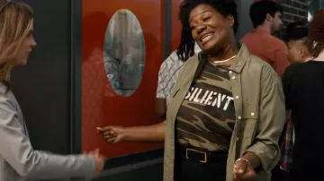 Rag and Bone Rebound Belt worn by Det. Kelly Duff (Adrienne C. Moore) as seen in Pretty Hard Cases (S03E04)