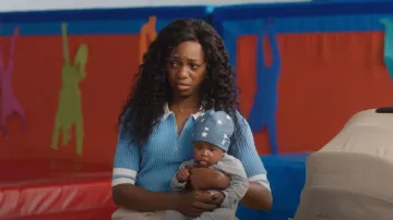 Veronica Beard Jorja Half Zip Polo porté par Sloane Mitchell (Enuka Okuma) vu dans Workin' Moms(S07E05)