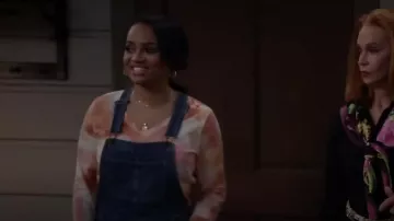 Sonoma Goods For Life Everyday V-Neck Long Sleeve Tee worn by Randi (Kyla Pratt) as seen in Call Me Kat (S03E15)
