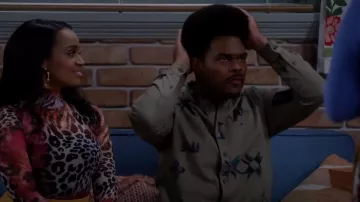 Scotch & Soda Regular Fit Button-Down Shirt worn by Carter (Julian Gant) as seen in Call Me Kat (S03E15)