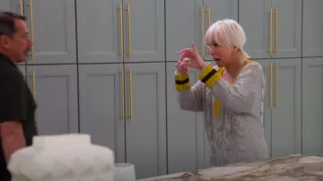 Rag & Bone Emma Cropped V-Neck Sweater worn by Margaret Josephs as seen in The Real Housewives of New Jersey (S13E03)