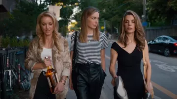 Frame Stripe Organic Cotton Crewneck Top worn by Layna (Susan Kent) as seen in Pretty Hard Cases (S03E08)