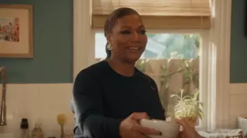 Pendientes Bottega Veneta Whirl usados por Robyn McCall (Queen Latifah) como se ve en The Equalizer (S03E09)