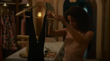 Josie natori Sleek Lace De­tail Silk Chemise worn by Sophie (Gugu Mbatha-Raw) as seen in Surface (S01E01)