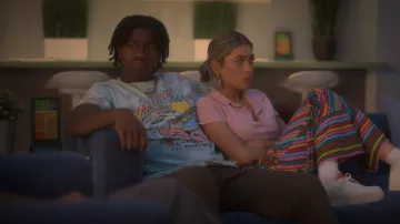 Su Alteza Ride The Wave Blue Tie Dye T-Shirt usada por Zeke (Ceyair J Wright) como se ve en grown-ish (S05E15)