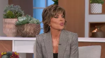 L'Agence Chamberlain Two-Tone Single-Breasted Blazer worn by Lisa Rinna as seen in The Talk on February 24, 2023