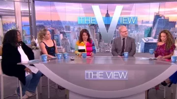 Alexander McQueen Iris Jacquard Vestido lápiz usado por Sara Haines como se ve en The View el 27 de febrero de 2023