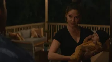 James Perse Casual V Neck Tee porté par Jane Tennant (Vanessa Minnillo) vu dans NCIS: Hawai’i (S02E15)