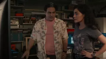 Chemise Benson Rosseau S/S Viscose portée par Ernie Malik (Jason Antoon) vue dans NCIS : Hawaii (S02E15)