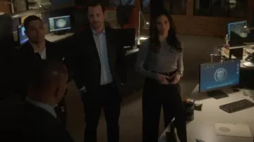 Rag & Bone Helly Wide Leg Twill Pantalones usados por Jessica Knight (Katrina Law) como se ve en NCIS (S20E15)