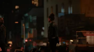Mini-sac en cuir Maje porté par Sophie (Gugu Mbatha-Raw) vu dans Surface (S01E03)