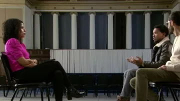 Frame Ruched Sleeve Cashmere-Wool Sweater worn by Adriana Diaz as seen in CBS Mornings on February 28, 2023