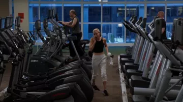 Lululemon Wun­der Train Long­line Bra worn by Dr. Hannah Asher (Jessy Schram) as seen in Chicago Med (S08E14)