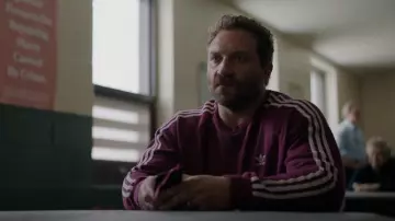 Adidas Stripes Crew Sweat­shirt worn by Bob Goodwin (Jai Courtney) as seen in Kaleidoscope (S01E07)