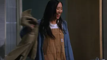 Carhartt In­su­lat­ed Over­alls worn by Ellen (Tien Tran) as seen in How I Met Your Father (S02E06)