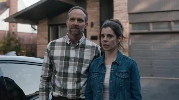 Chaqueta vaquera Levi's Trucker usada por la Det. Samantha Wazowski (Meredith MacNeill) como se ve en Pretty Hard Cases (S02E08)