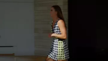 Diane Von Furstenberg Moriko Robe enveloppante portée par Tilly vue dans The Bachelor Australia (S10E07)