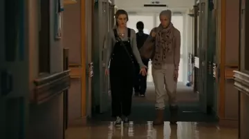 Vans Sk8 High Sneak­ers worn by Andy Oliver (Bella Heathcote) as seen in Pieces of Her (S01E07)