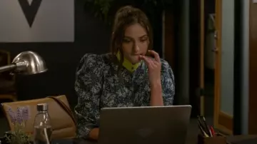 Batsheva x Laura Ashley Grace Chemisier à Allerton porté par Jenna comme on le voit dans Leverage: Redemption (S02E11)