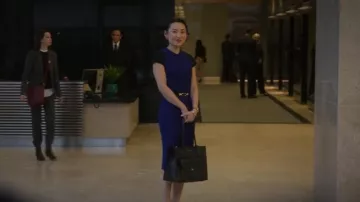 Michael Kors Mercer XL Sac fourre-tout de poche porté par Francesca (Li Jun Li) vu dans Sexe/Vie (S02E01)