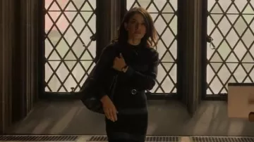 Frame Le Circle Cinturón usado por Billie Connelly (Sarah Shahi) como se ve en Sex/Life (S02E02)