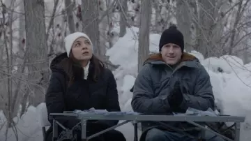 Ralph Lauren Street Style Doudoune portée par Jason Grant (Scott Caan) dans Alerte : Unité des personnes disparues (S01E09)