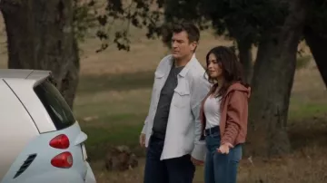 Chemise extérieure Chroma Blanket portée par John Nolan (Nathan Fillion) comme on le voit dans The Rookie (S05E15)