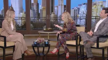 Gianvito Rossi Zapatos de tacón alto usados por Kelly Ripa como se ve en VIVO con Kelly y Ryan el 3 de marzo de 2023