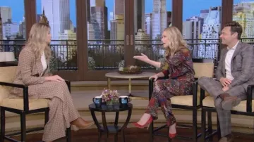 L'Agence Pilar Pantalones de pierna ancha usados por Jennifer Nettles como se ve en VIVO con Kelly y Ryan el 3 de marzo de 2023
